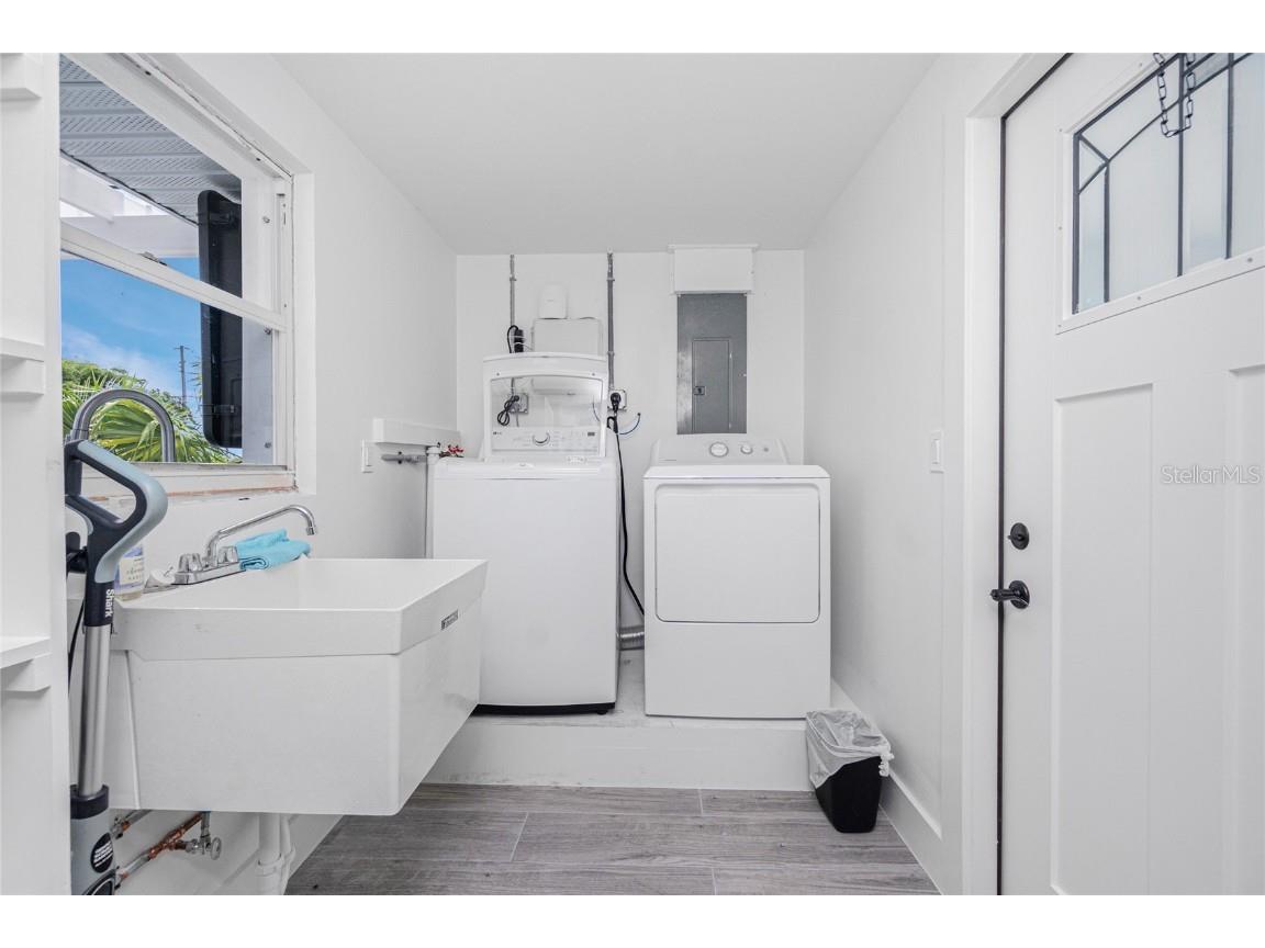 1265 Holiday Drive Englewood FL 34223 D6143433 image17