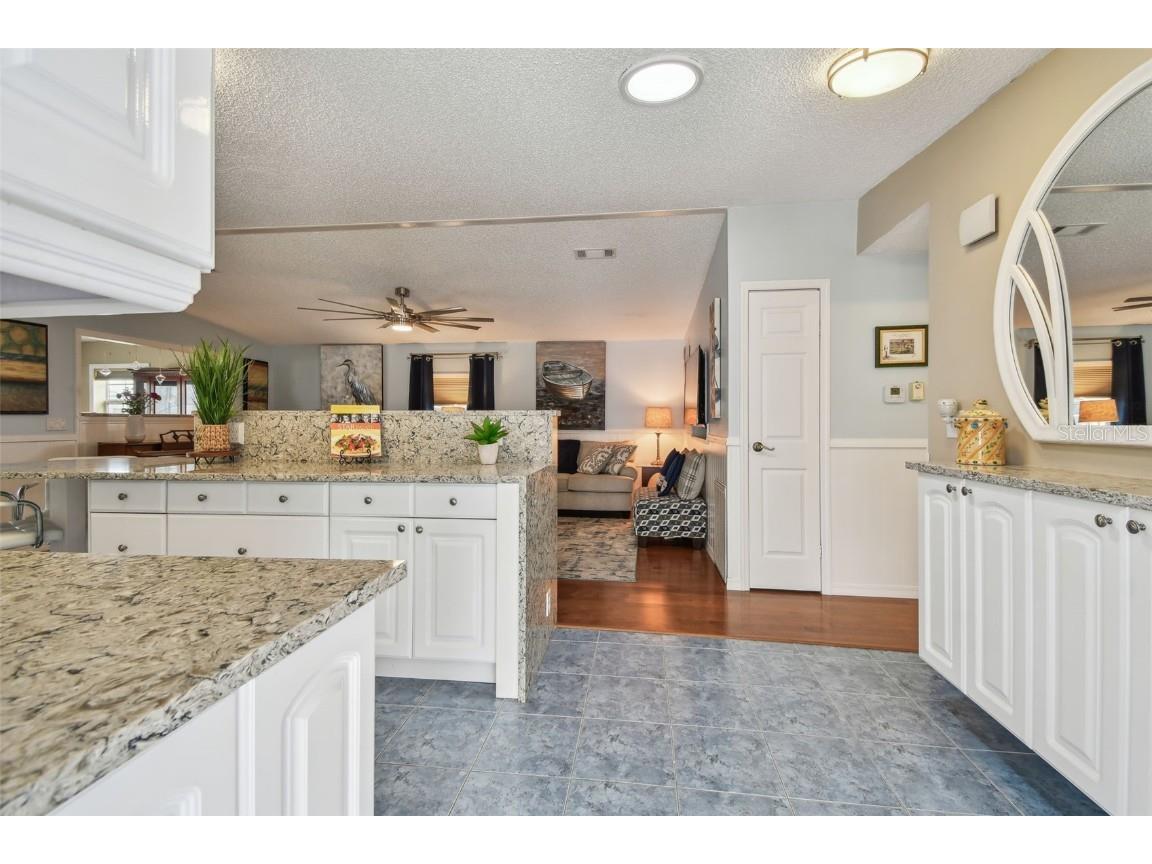 12651 Seminole Boulevard #10C Largo FL 33778 TB8359363 image7