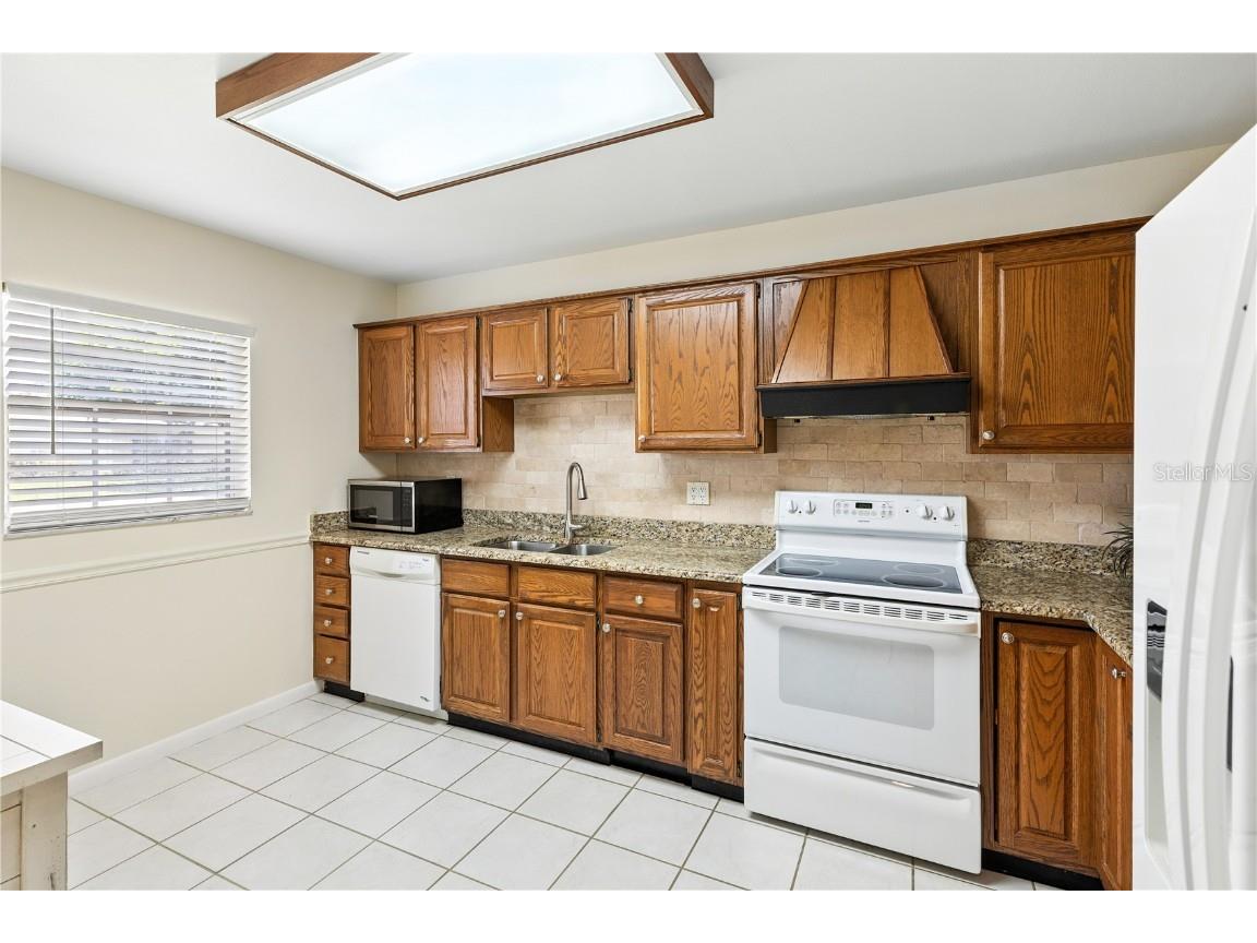 1267 Hazeltine Drive Fort Myers FL 33919 C7514218 image4