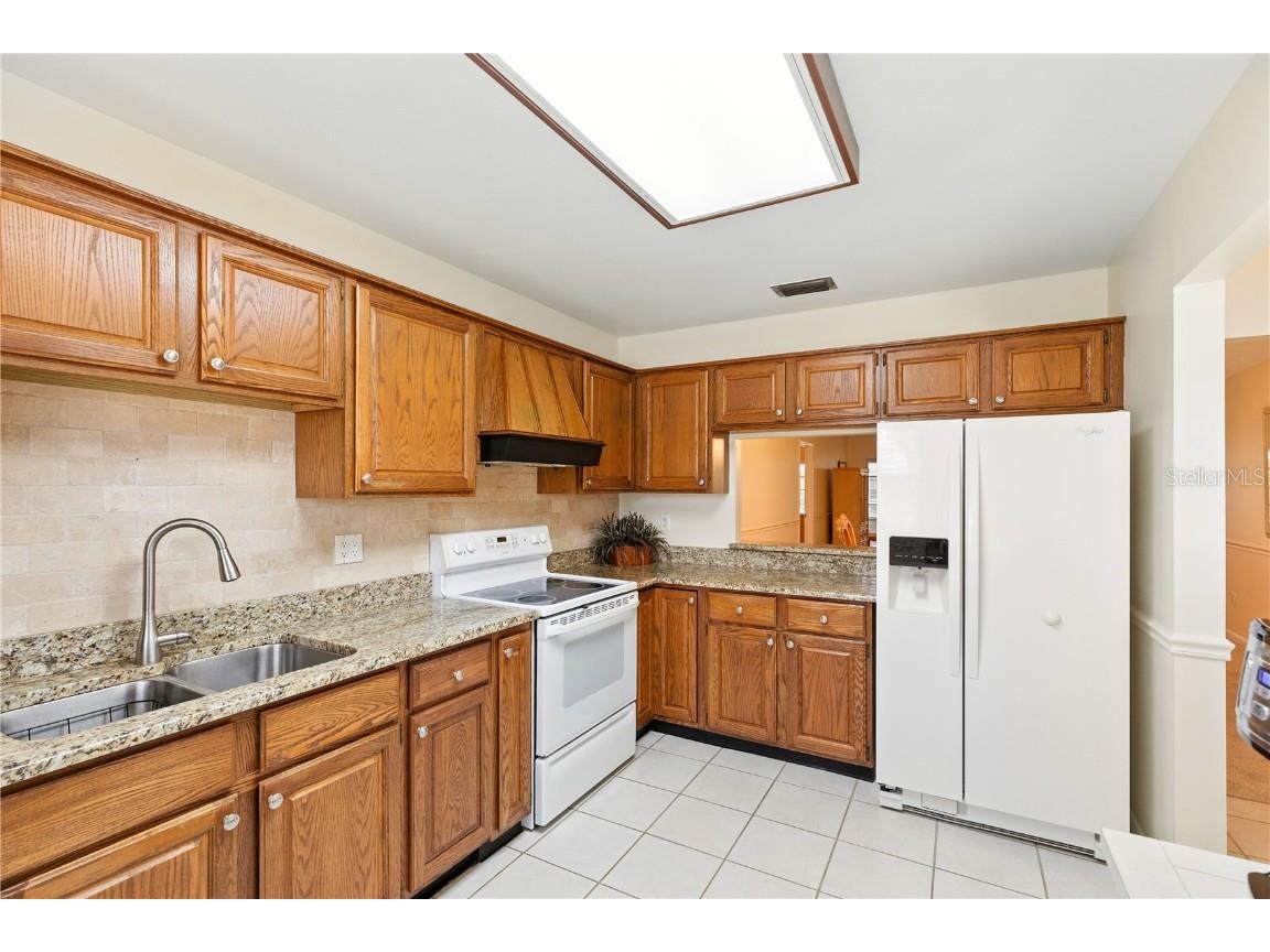 1267 Hazeltine Drive Fort Myers FL 33919 C7514218 image6