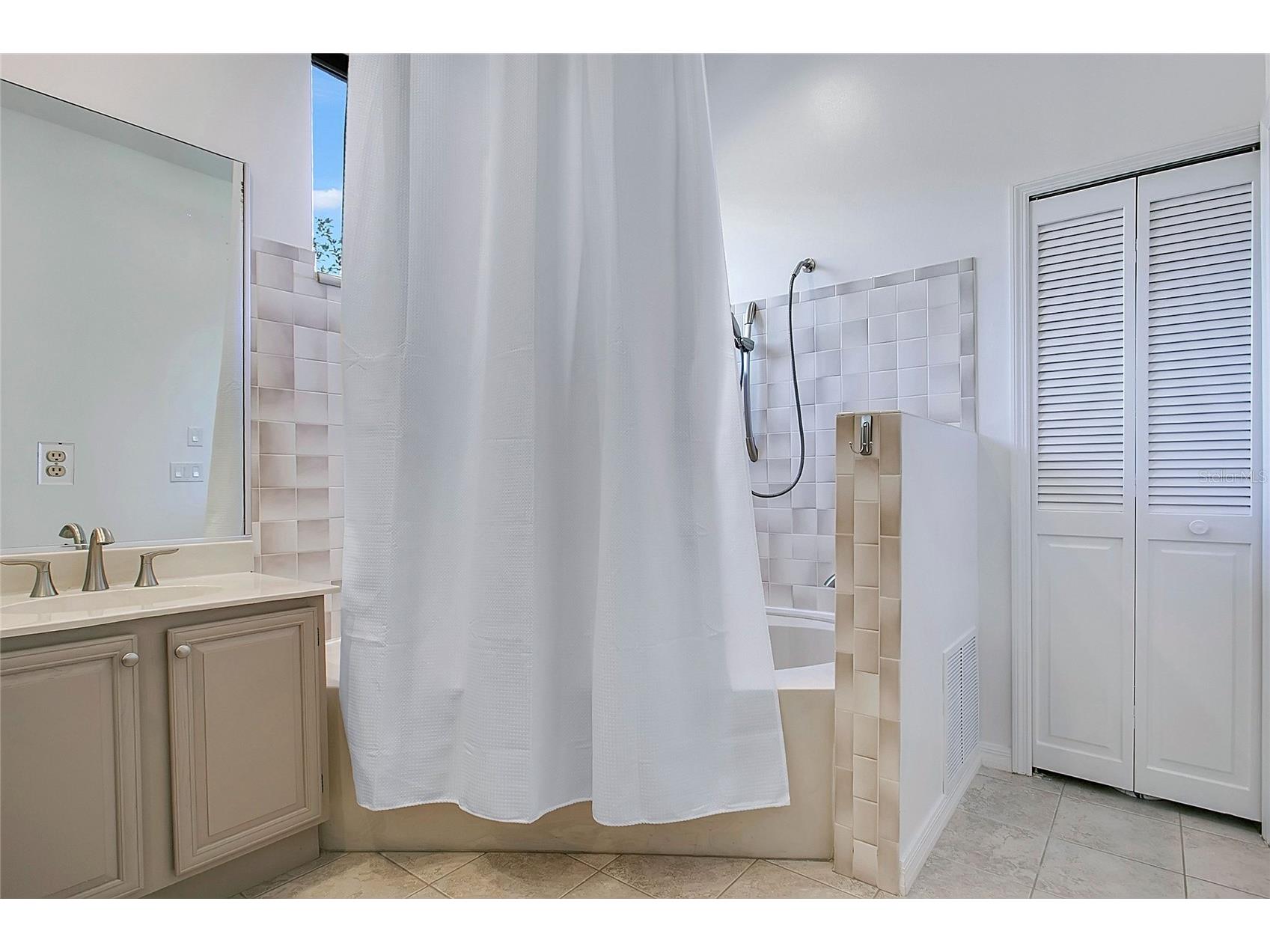 1267 Saint Tropez Circle #GE Orlando FL 32806 - LAKE PINELOCH & LAKE WILASARA O6373210 image26