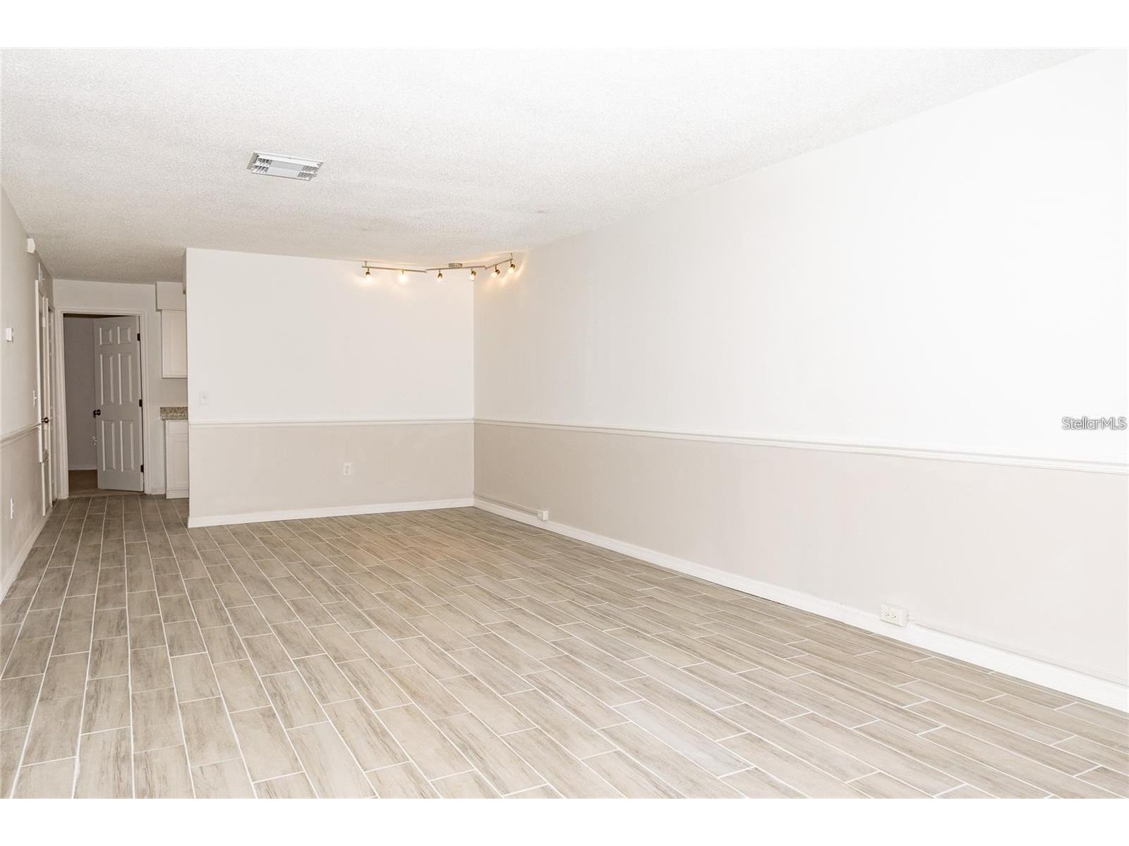 1267 Woodman Way Orlando FL 32818 O6401272 image3