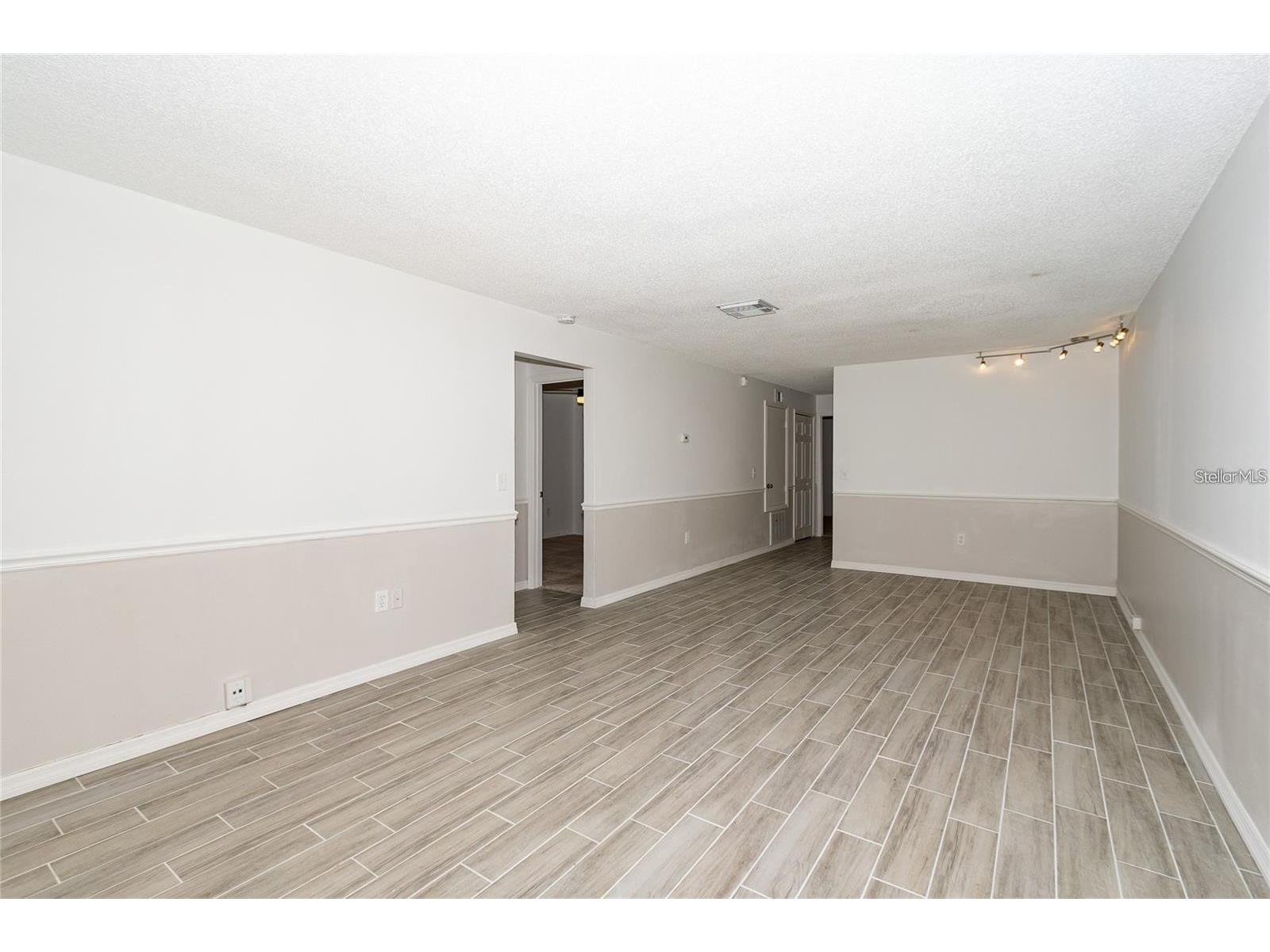1267 Woodman Way Orlando FL 32818 O6401272 image4