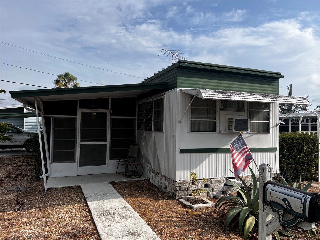 12674 Seminole Boulevard #S33 Largo FL 33778 U8190596 image1