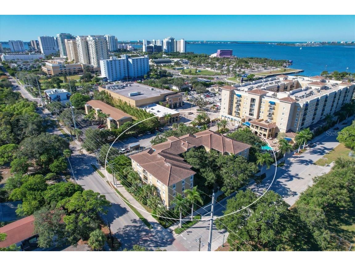 1268 11th Street #2402 Sarasota FL 34236 A4586457 image1