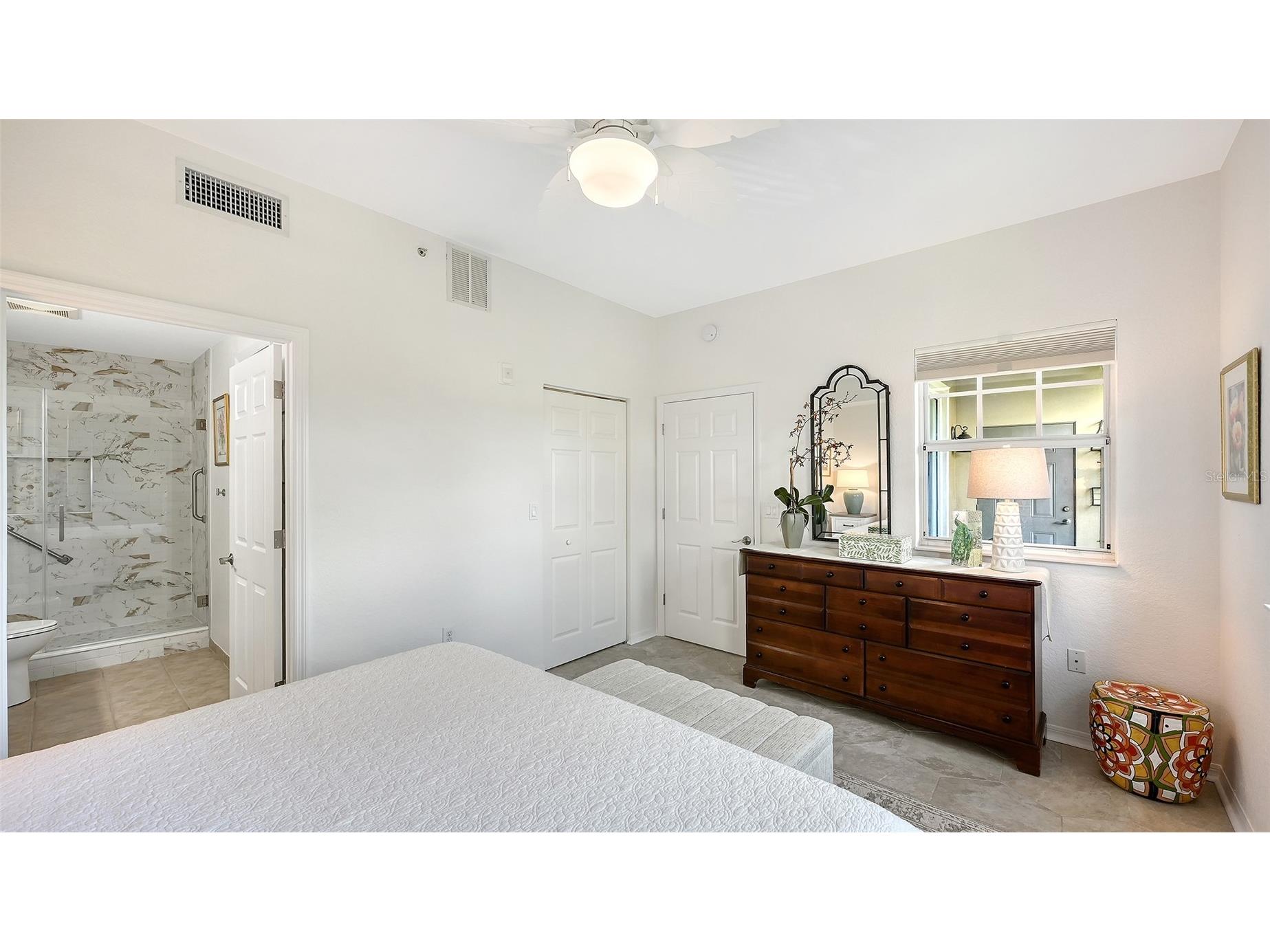 1268 11th Street #2404 Sarasota FL 34236 A4695491 image26