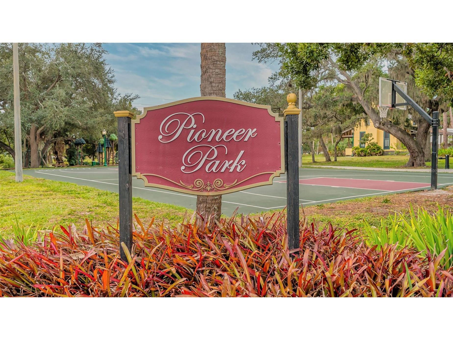 1268 11th Street #2404 Sarasota FL 34236 A4695491 image85