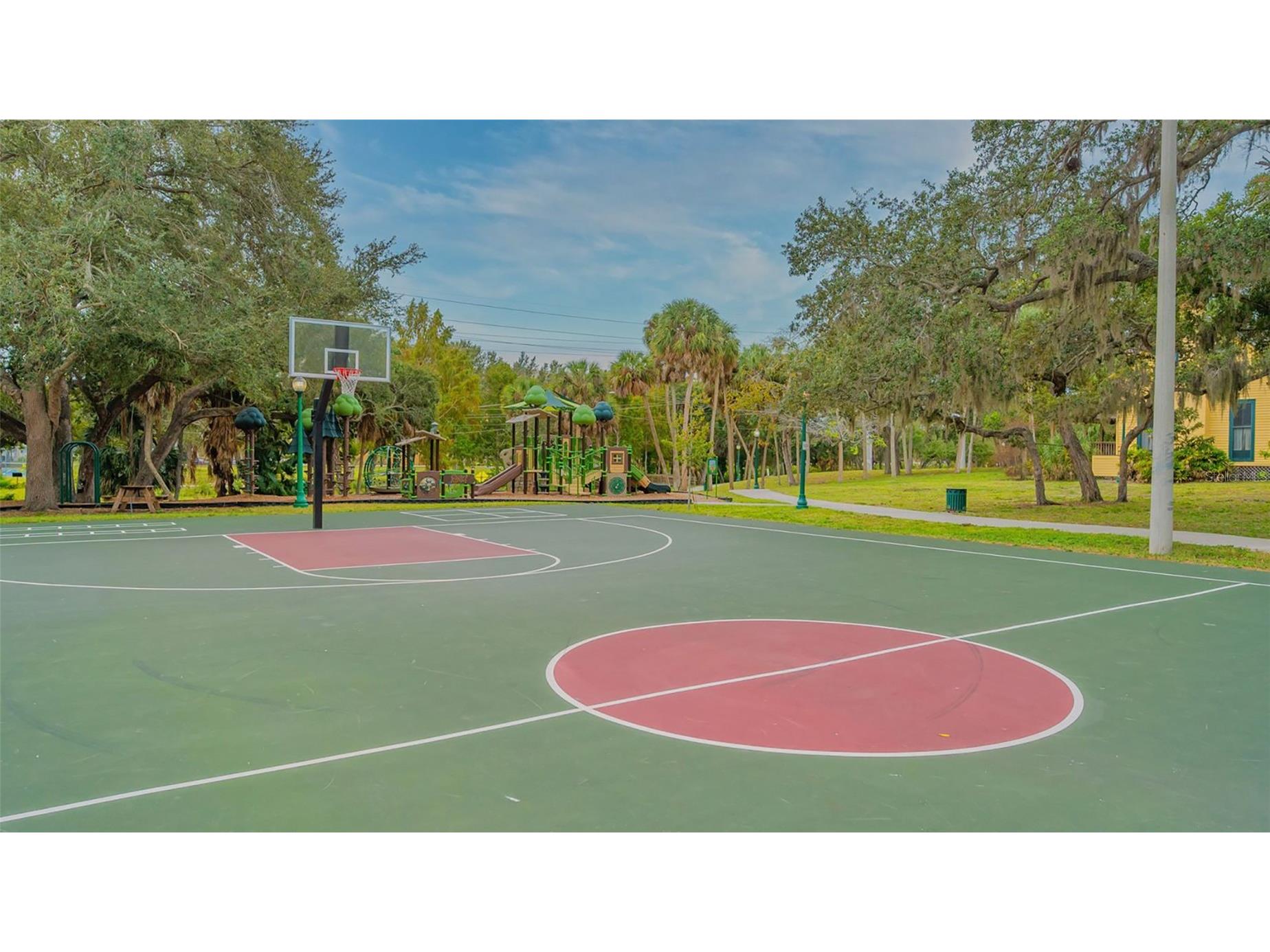 1268 11th Street #2404 Sarasota FL 34236 A4695491 image86