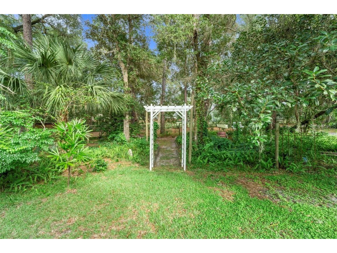 1268 Mcgregor Road Deland FL 32720 V4945009 image71