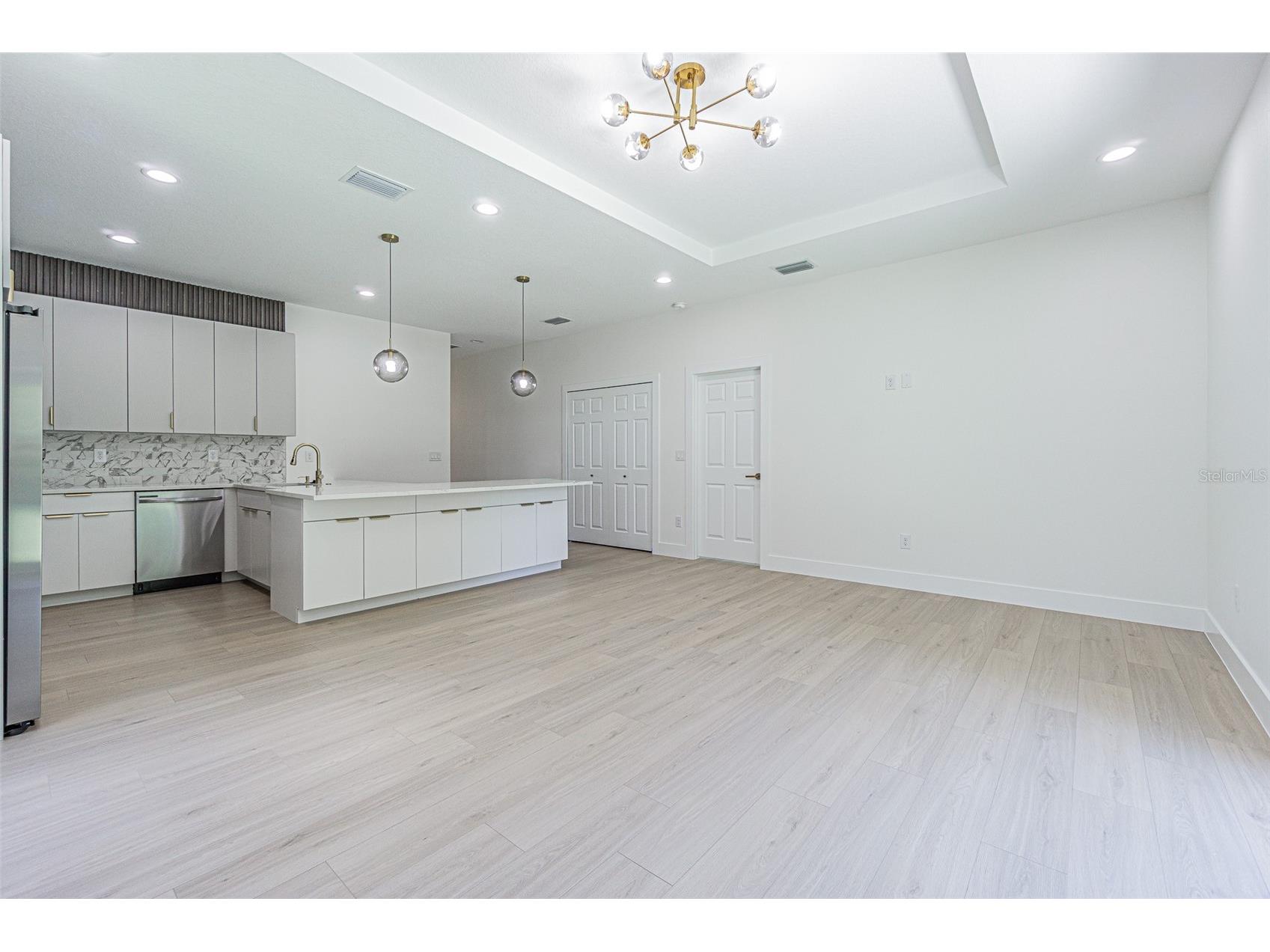 12680 N Central Avenue Tampa FL 33612 TB8517479 image12