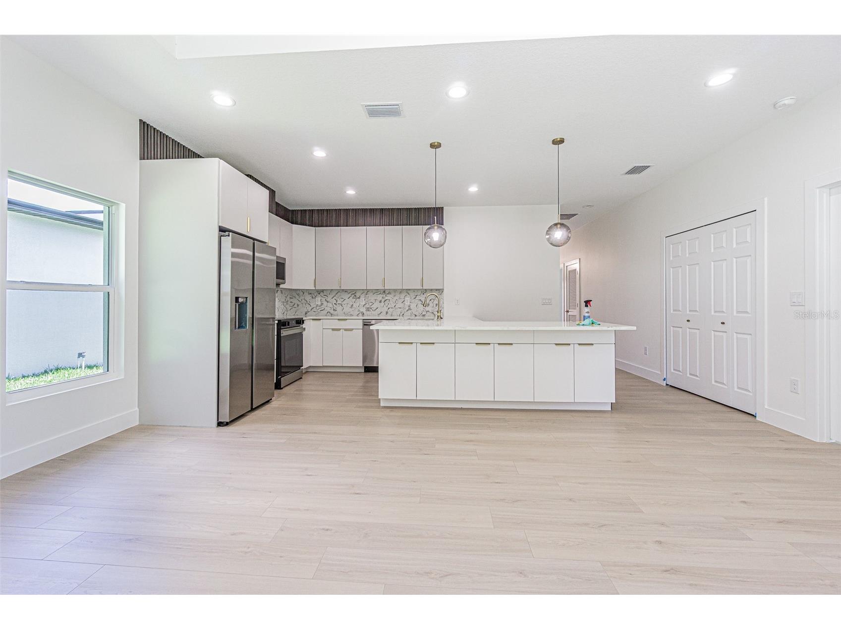 12680 N Central Avenue Tampa FL 33612 TB8517479 image14