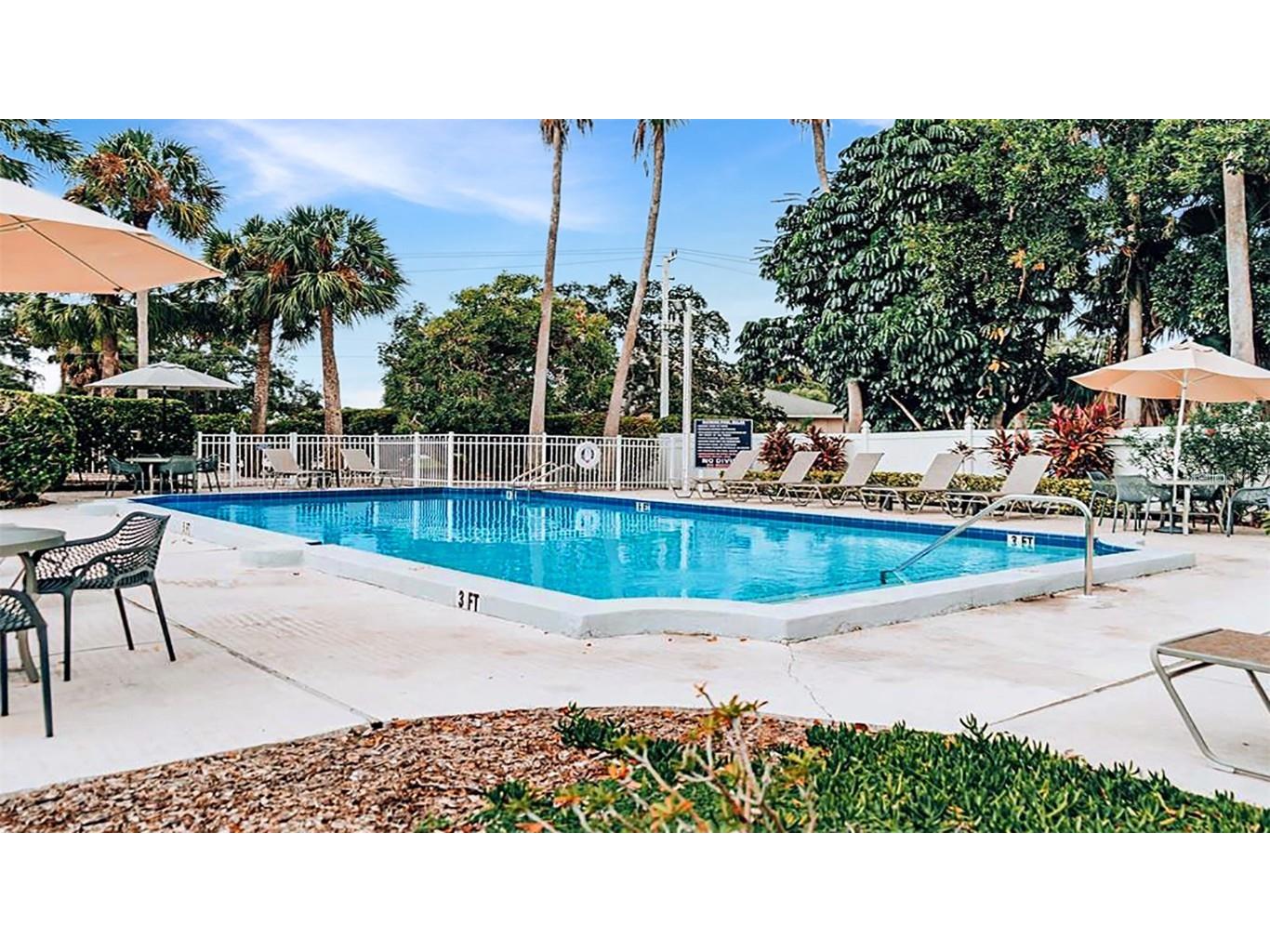 1269 Siesta Bayside Drive #1269-C Sarasota FL 34242 A4588736 image18