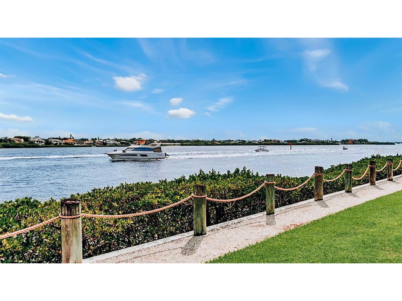 1269 Siesta Bayside Drive #1269-C Sarasota FL 34242 A4588736 image24