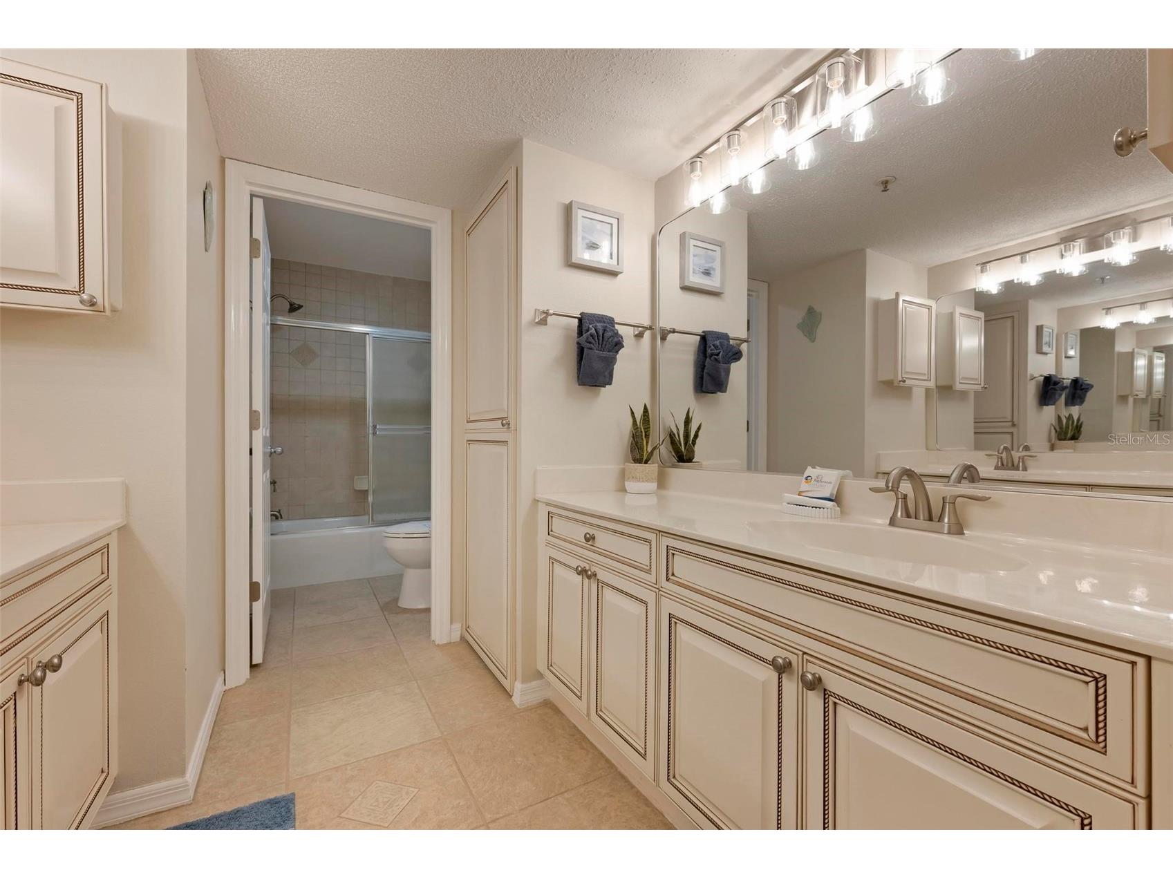 1269 Siesta Bayside Drive #1269C Sarasota FL 34242 A4690832 image18