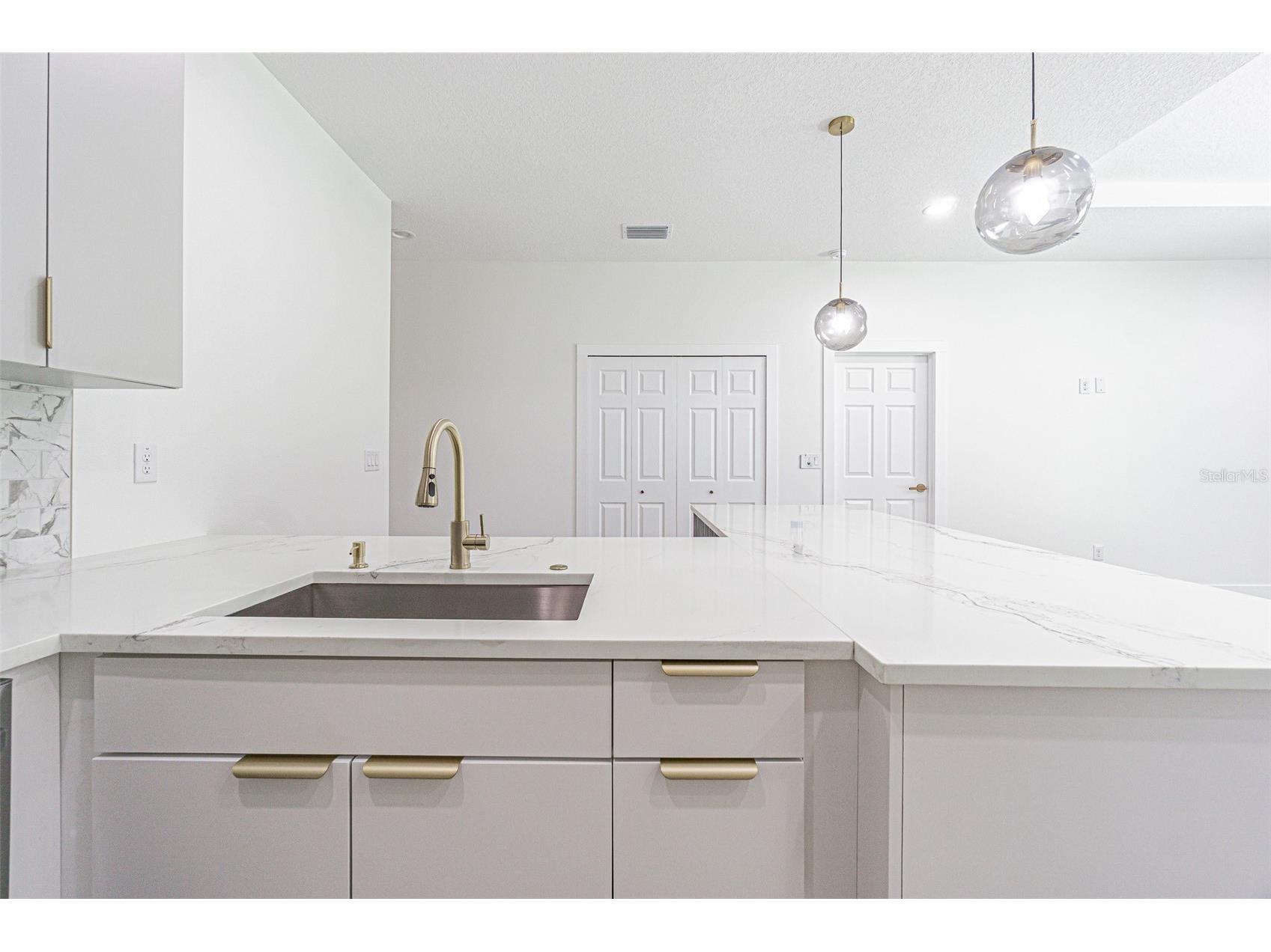 12690 N Central Avenue Tampa FL 33612 TB8517507 image12