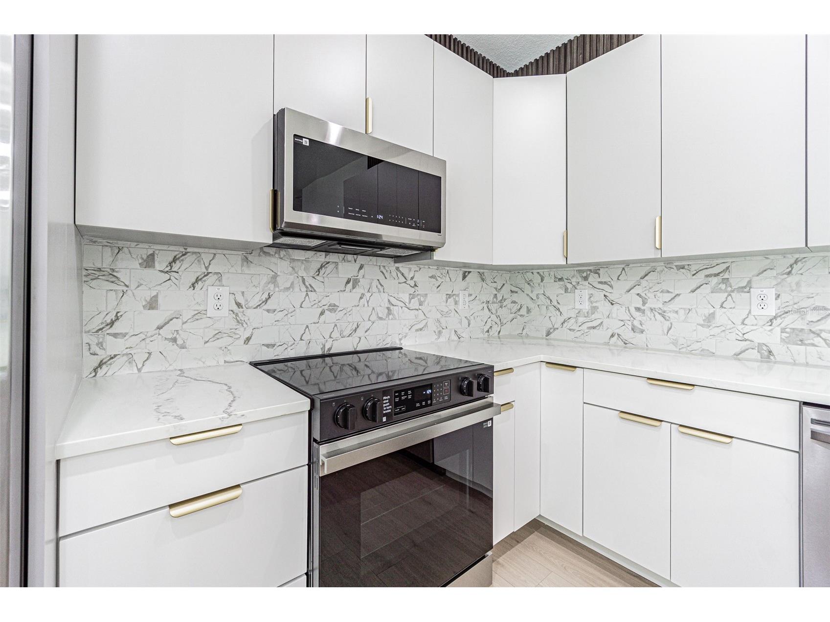 12690 N Central Avenue Tampa FL 33612 TB8517507 image13