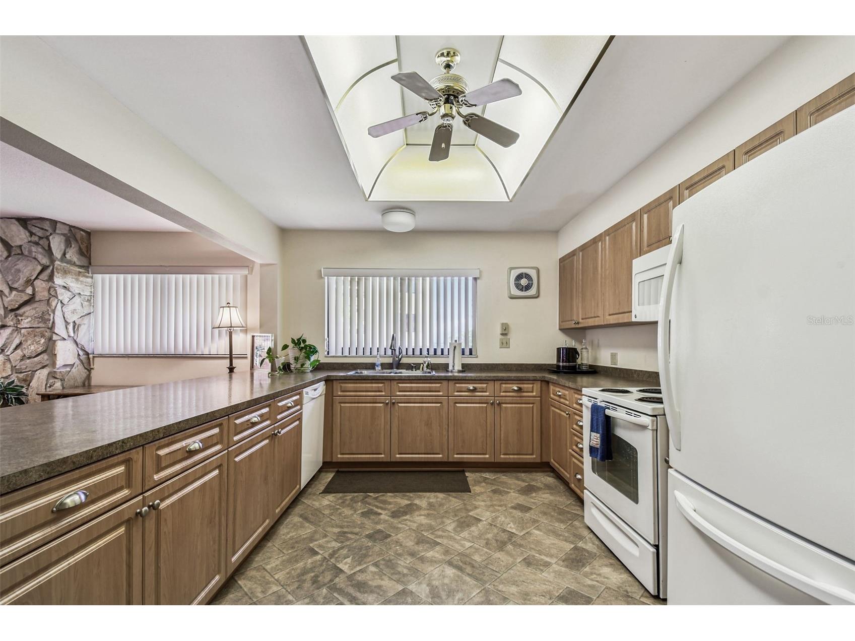 127 1st Street E #103 Tierra Verde FL 33715 - ICW TB8421668 image32