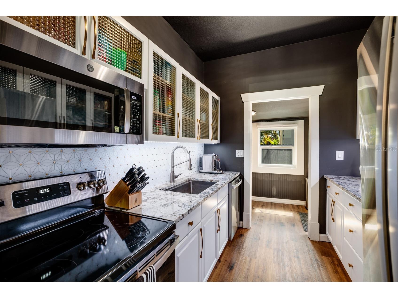 127 23rd Street N Saint Petersburg FL 33713 A4694436 image16