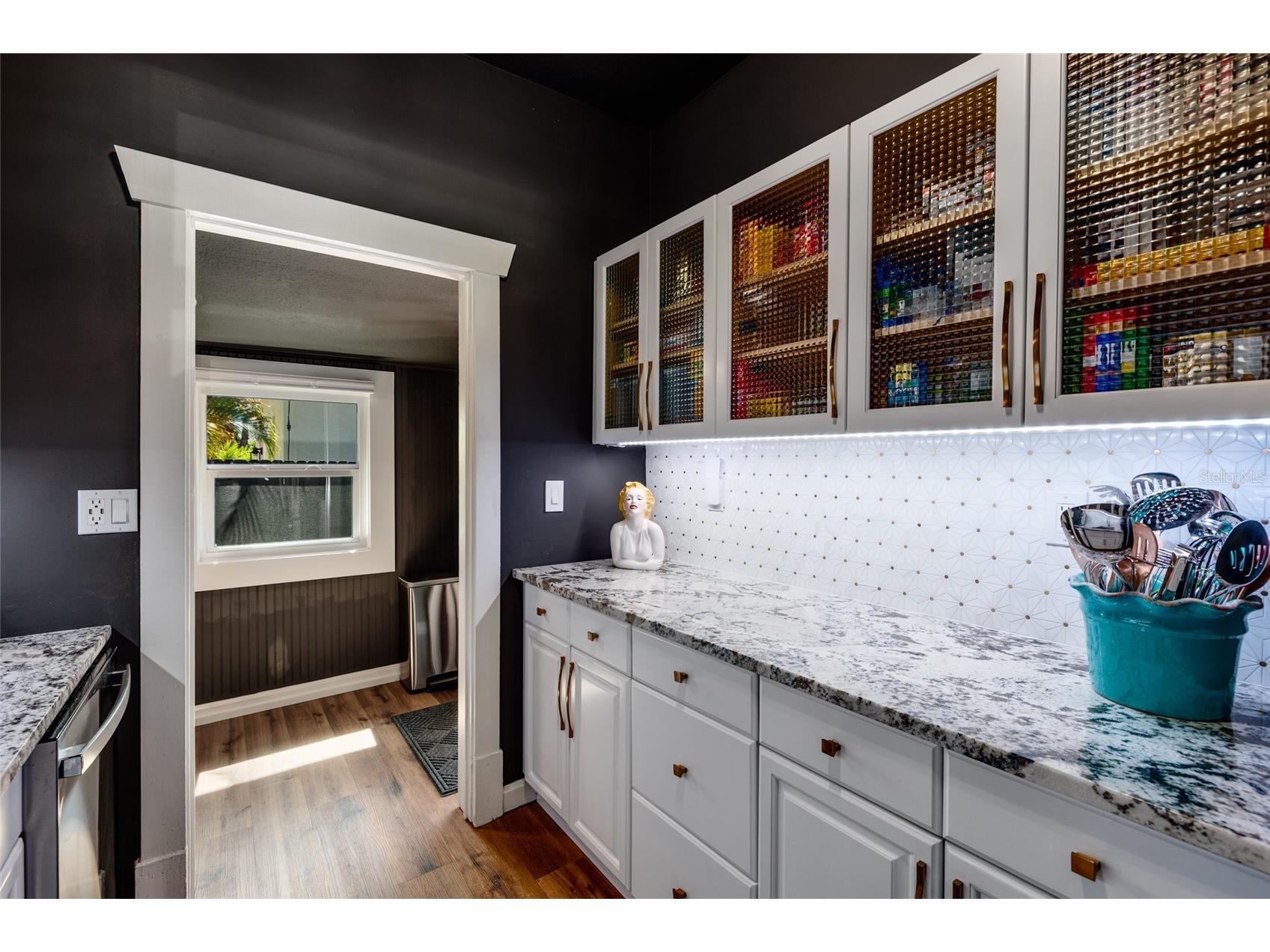 127 23rd Street N Saint Petersburg FL 33713 A4694436 image17