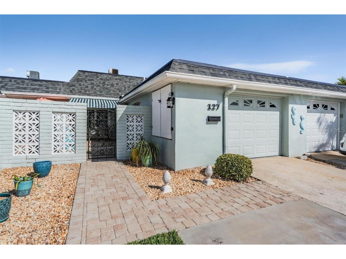 127 Boca Ciega Point Boulevard N Saint Petersburg FL 33708 TB8446937 image1