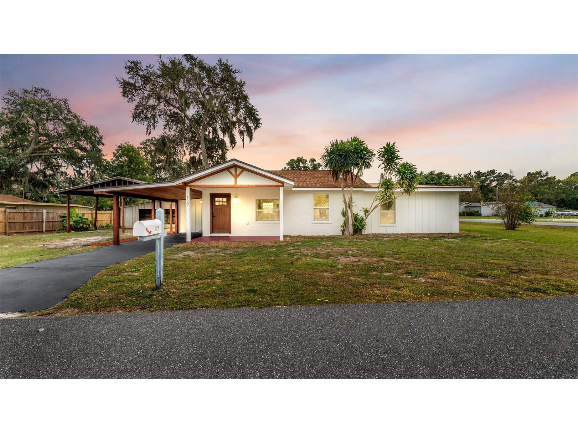 127 Colonial Drive Auburndale FL 33823 L4961801 image1