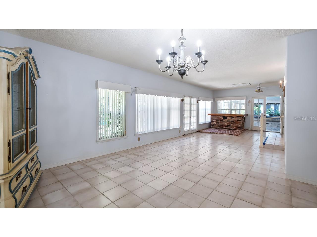 127 E Laurel Avenue Howey In The Hills FL 34737 - LITTLE LAKE HARRIS G5114546 image13