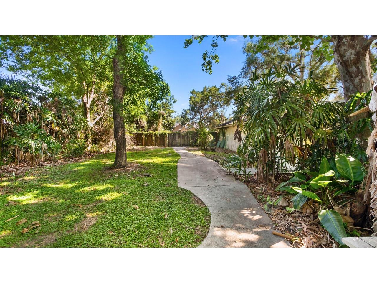 127 E Laurel Avenue Howey In The Hills FL 34737 - LITTLE LAKE HARRIS G5114546 image29