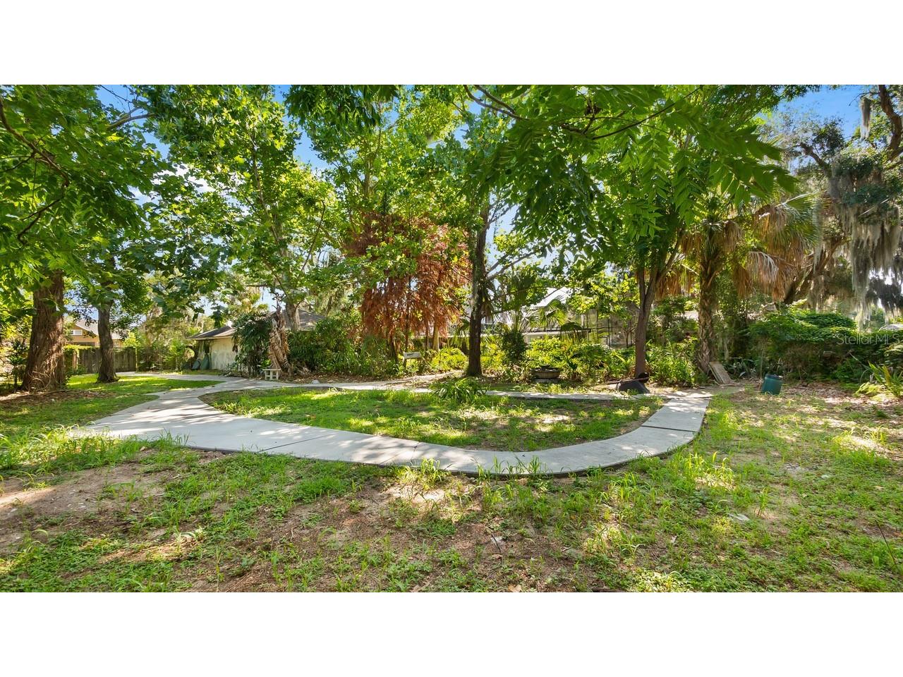127 E Laurel Avenue Howey In The Hills FL 34737 - LITTLE LAKE HARRIS G5114546 image31