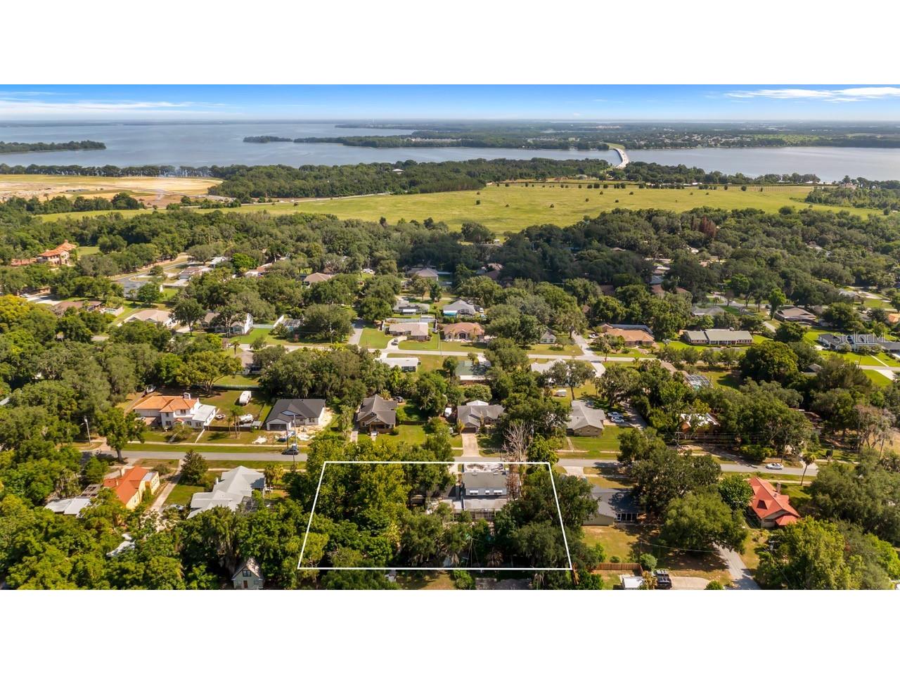 127 E Laurel Avenue Howey In The Hills FL 34737 - LITTLE LAKE HARRIS G5114546 image45