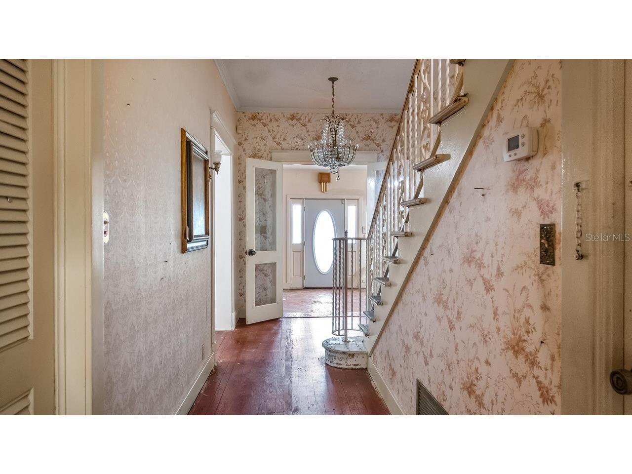 127 E Laurel Avenue Howey In The Hills FL 34737 - LITTLE LAKE HARRIS G5114546 image7
