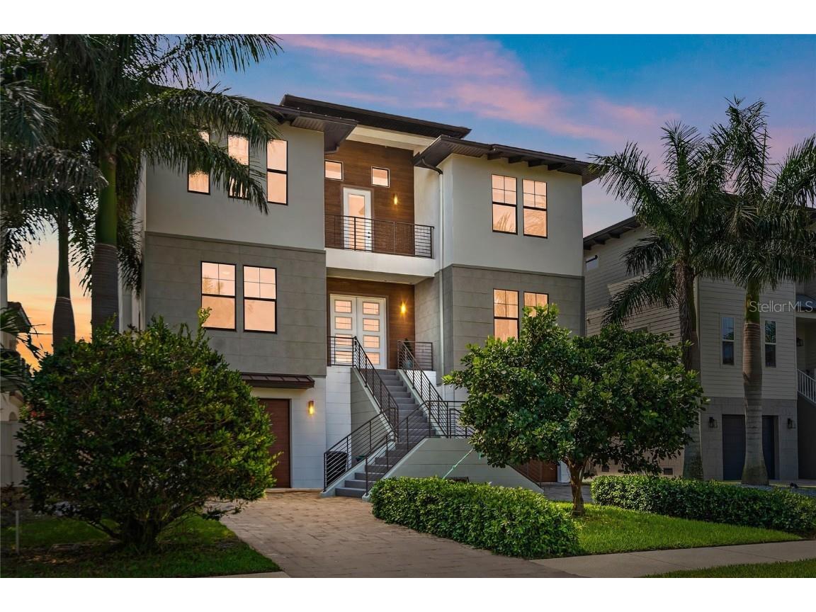 127 Forest Hills Drive Redington Shores FL 33708 U8195878 image1