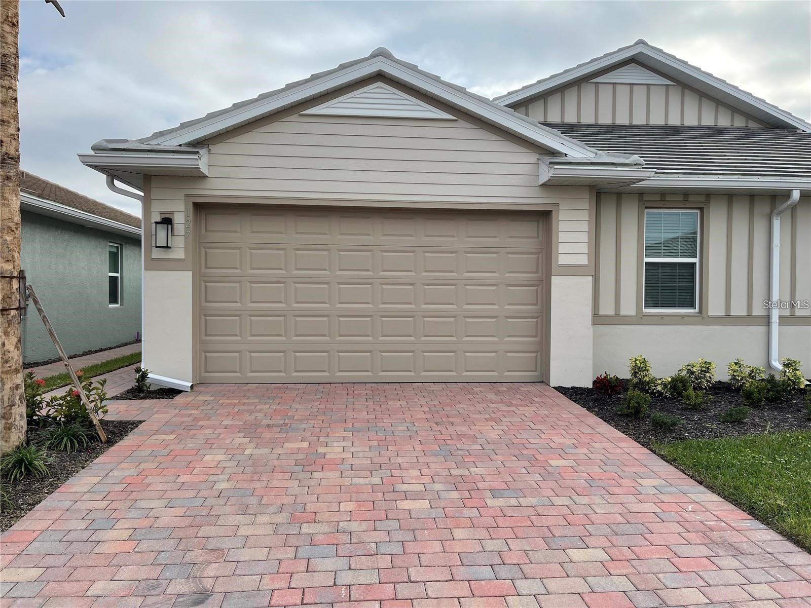 127 Ibiza Loop Venice FL 34292 N6144175 image1