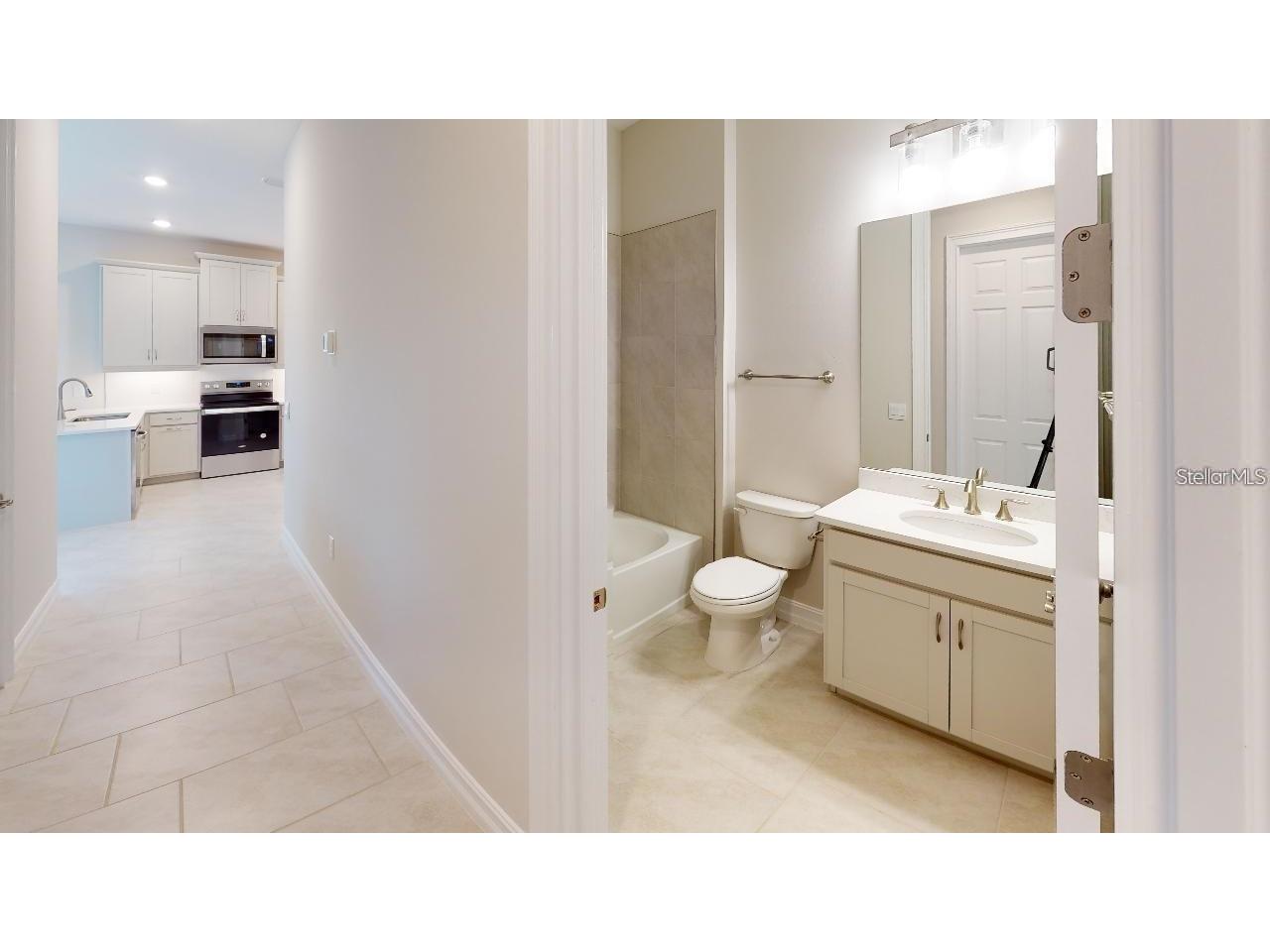 127 Ibiza Loop Venice FL 34292 N6144175 image5