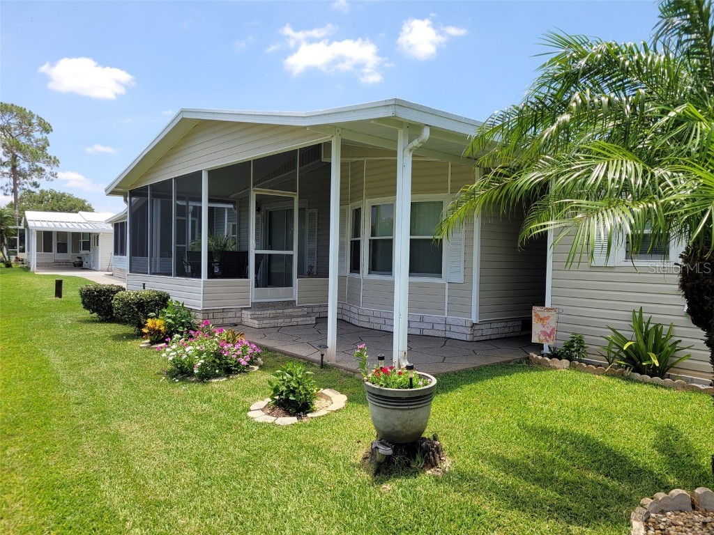 127 Victoria Drive Haines City FL 33844 - LAKE HENRY P4926450 image1