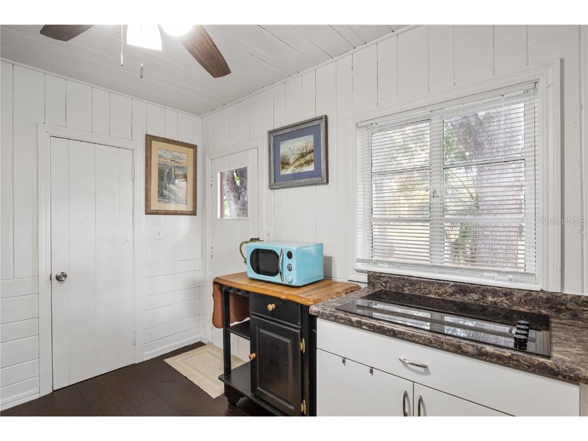 1270 5th Street Sarasota FL 34236 A4624901 image20