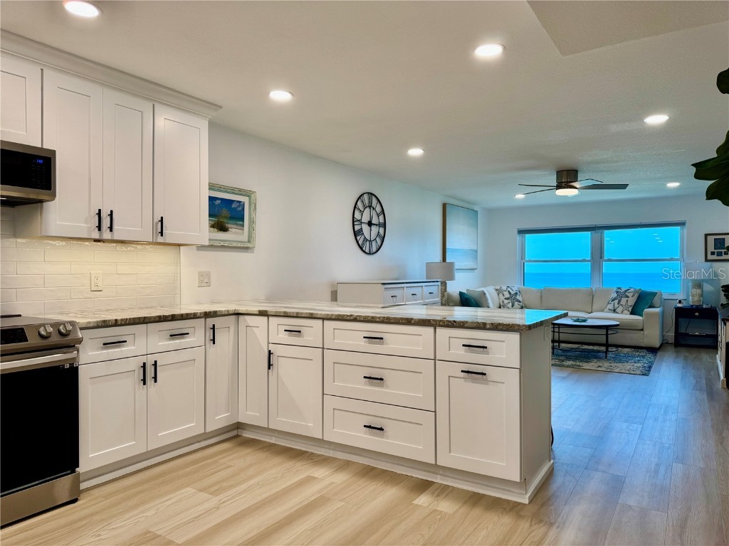 1270 Gulf Boulevard #904 Clearwater Beach FL 33767 TB8422647 image3