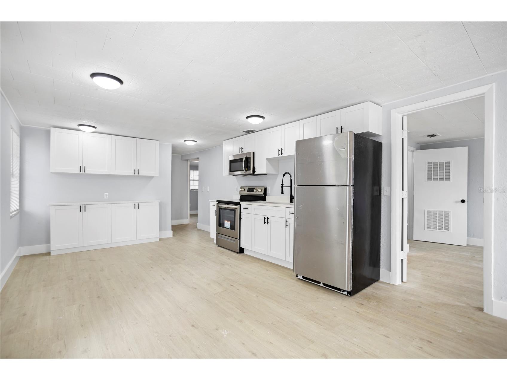 12703 N 15th St Tampa FL 33612 TB8478251 image5