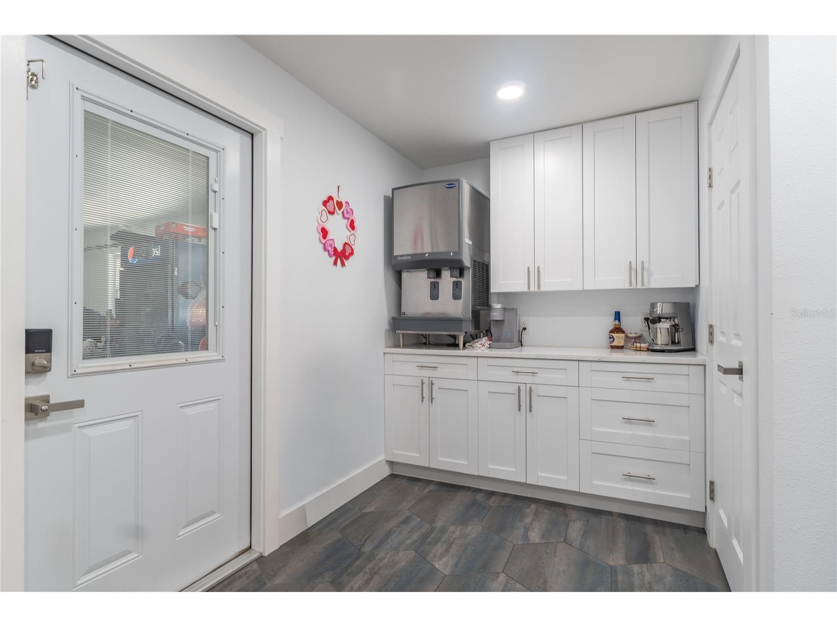 12705 Park Boulevard Seminole FL 33776 TB8497206 image30