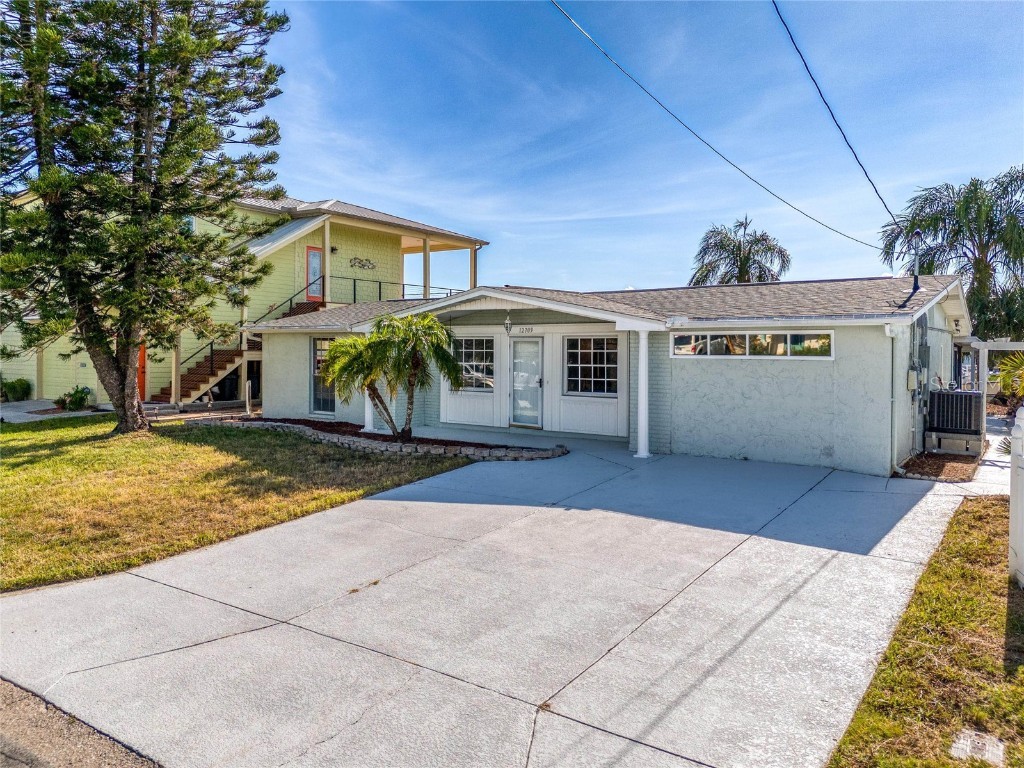 12709 2nd Isle Hudson FL 34667 - STAKE CREEK TO GULF OF MEXICO W7857176 image1