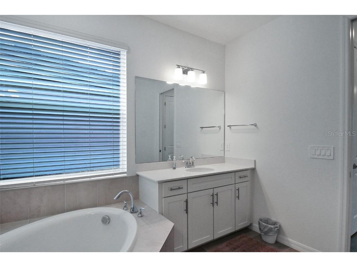 12709 Tulum Loop Venice FL 34293 A4675011 image49