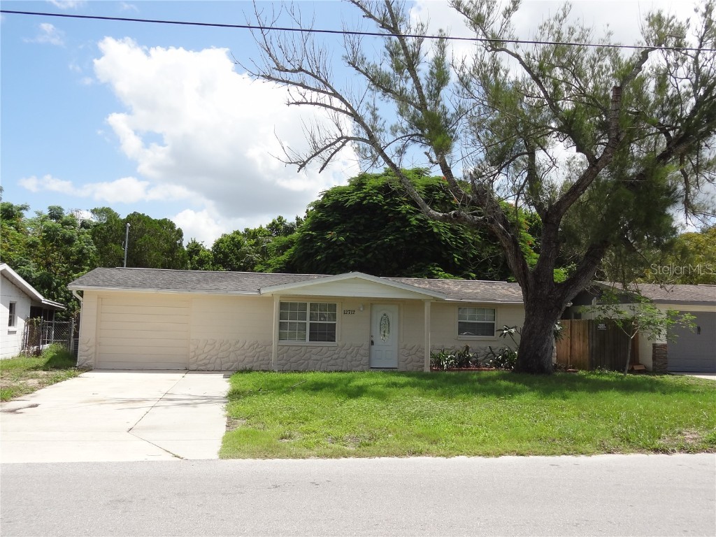 12712 College Hill Drive Hudson FL 34667 W7857868 image1