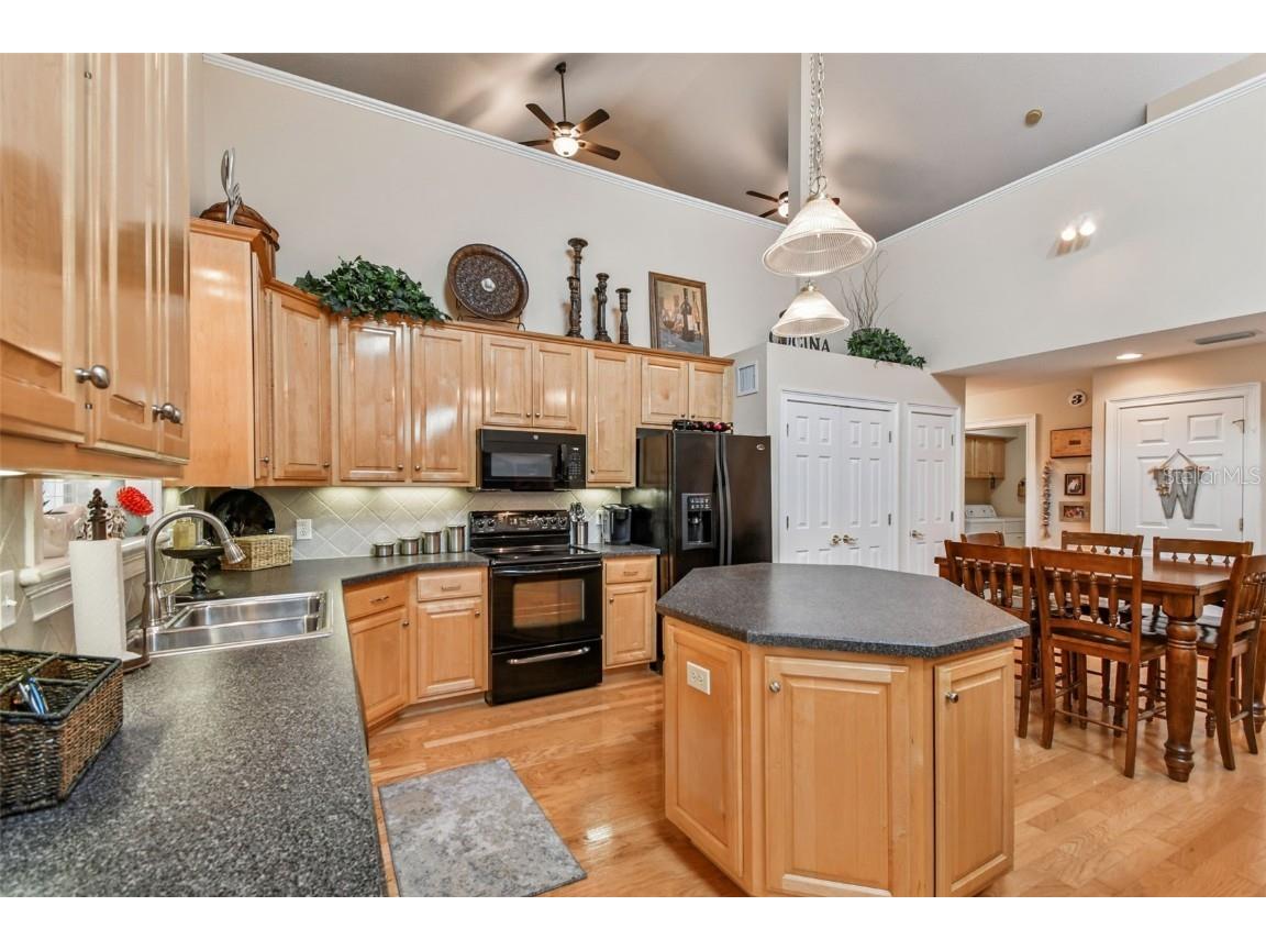 12715 Linda Drive Tampa FL 33612 - CURIOSITY CREEK TB8458966 image11