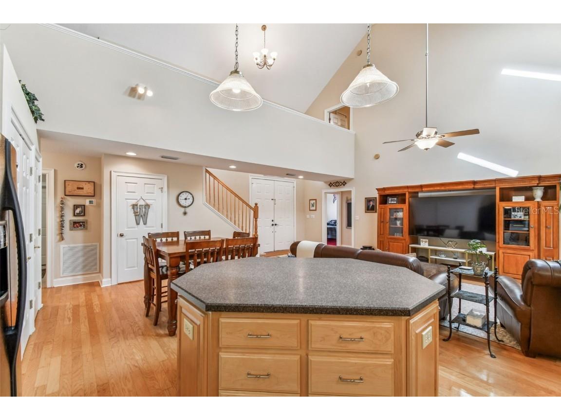 12715 Linda Drive Tampa FL 33612 - CURIOSITY CREEK TB8458966 image13