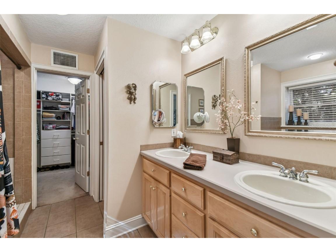 12715 Linda Drive Tampa FL 33612 - CURIOSITY CREEK TB8458966 image18