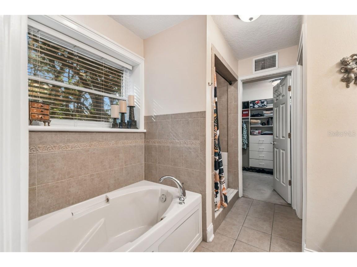 12715 Linda Drive Tampa FL 33612 - CURIOSITY CREEK TB8458966 image19