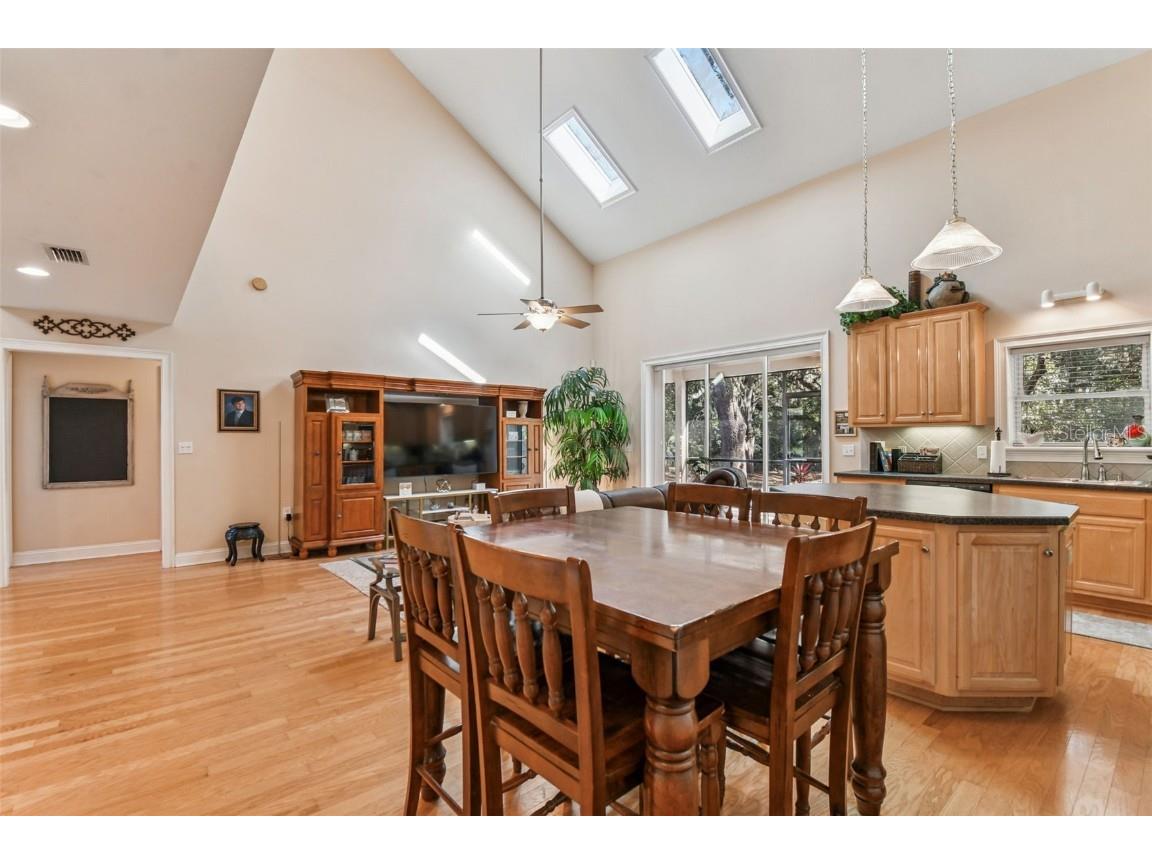 12715 Linda Drive Tampa FL 33612 - CURIOSITY CREEK TB8458966 image8