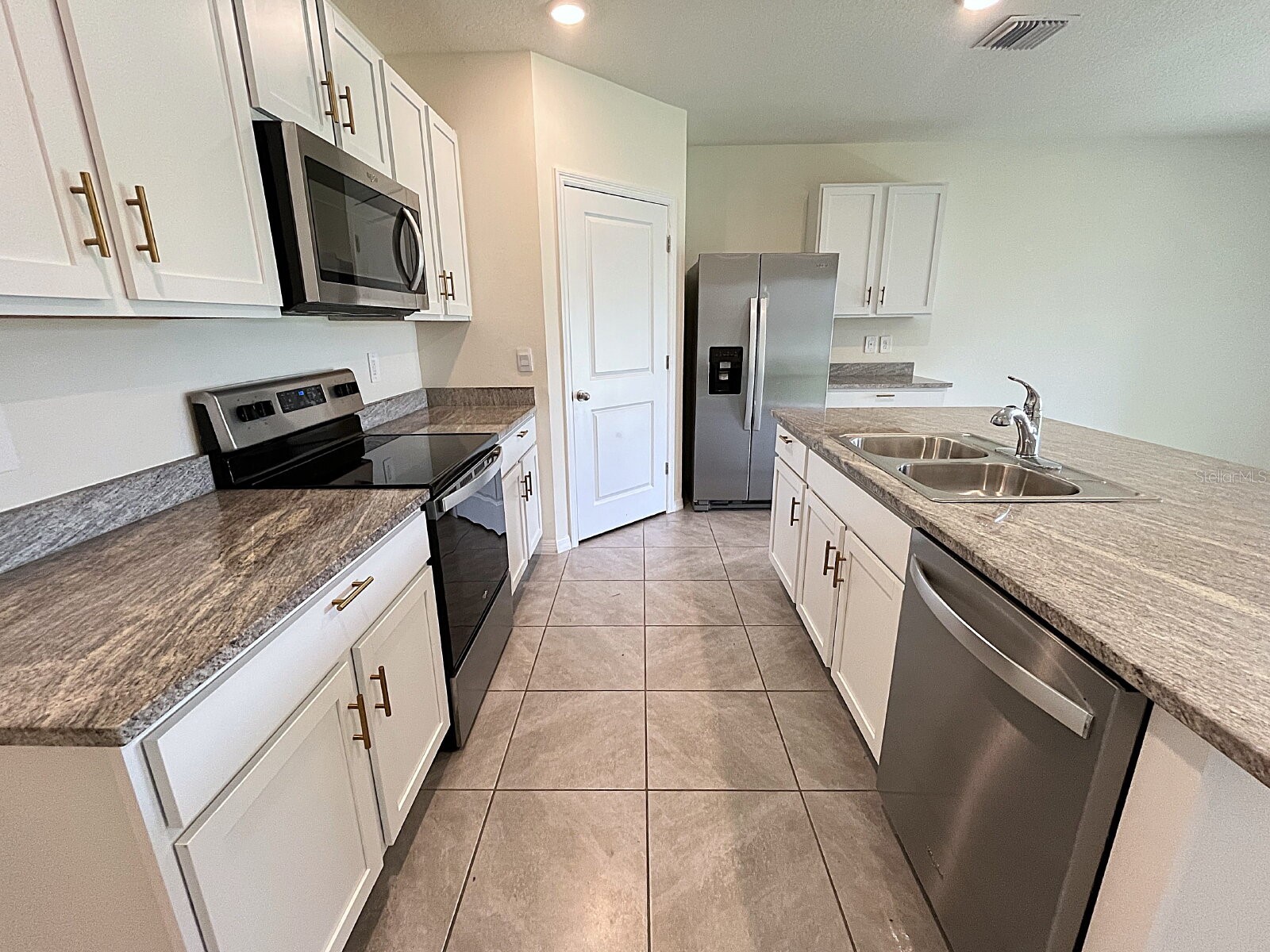12724 Lateral Root Drive Sarasota FL 34238 A4699876 image2
