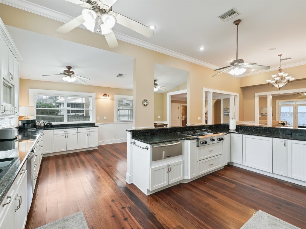 12730 E Highway 25 Ocklawaha FL 32179 - LAKE WEIR G5078009 image30