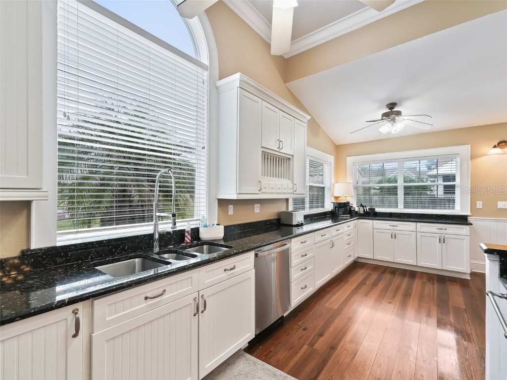 12730 E Highway 25 Ocklawaha FL 32179 - LAKE WEIR G5078009 image31