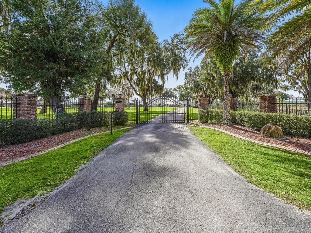 12730 E Highway 25 Ocklawaha FL 32179 - LAKE WEIR G5078009 image83